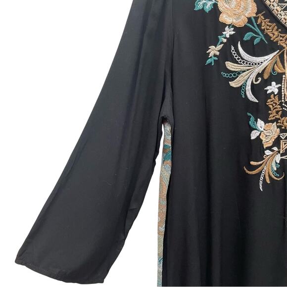 Andree by Unit Boho Embroidered Black Women's V-Neckline Top Size Medium - Picture 6 of 12